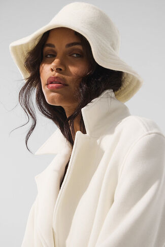 Alo Yoga Merino Wool Bucket Hat - Ivory - Ivory / One Size in Saudi Arabia
