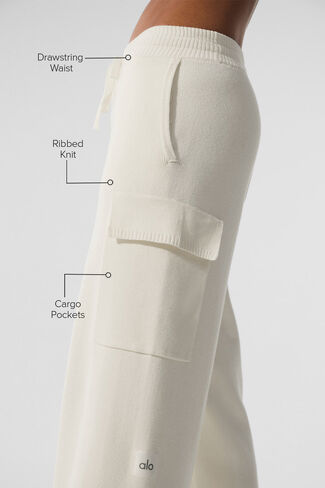 Alo Yoga Scholar Knit High-Waist Cargo Pant - Ivory in Kuwait