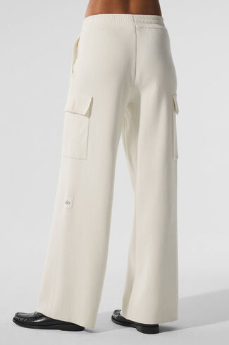 Alo Yoga Scholar Knit High-Waist Cargo Pant - Ivory in Kuwait