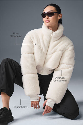 Alo Yoga Sherpa Main Act Corset Puffer - Ivory in Kuwait