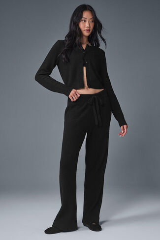 Alo Yoga Snuggle Up Sweater Cropped Cardigan - Black in Saudi Arabia