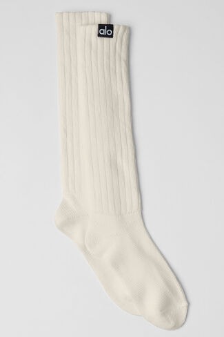 Alo Yoga Unisex Scrunch Sock - Bone in Saudi Arabia