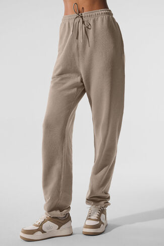 Alo Yoga Chill Vintage Wash Sweatpant - Gravel Wash in Saudi Arabia
