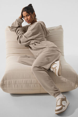 Alo Yoga Chill Vintage Wash Hoodie - Gravel Wash in Saudi Arabia