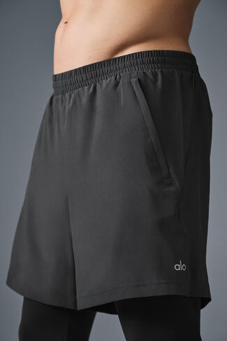 Alo Yoga 5" Revival 2-in-1 Pant - Anthracite/Black in Saudi Arabia