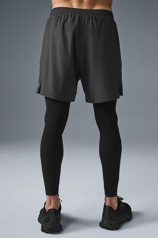 Alo Yoga 5" Revival 2-in-1 Pant - Anthracite/Black in Saudi Arabia