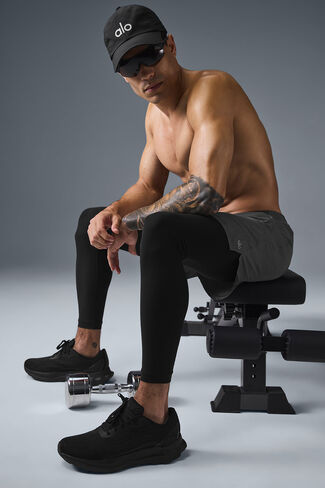 Alo Yoga 5" Revival 2-in-1 Pant - Anthracite/Black in Saudi Arabia