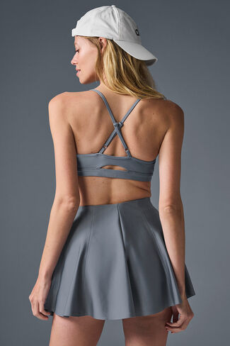 تنورة تنس من Alo Yoga Airlift Down The Line - رمادي فولاذي in Kuwait