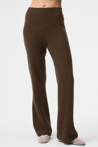 Alo Yoga Cashmere High-Waist Plush Waffle Pant - Espresso in Saudi Arabia