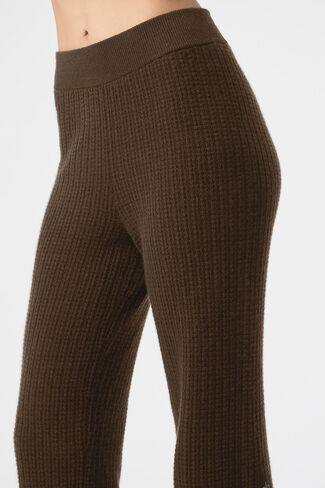 Alo Yoga Cashmere High-Waist Plush Waffle Pant - Espresso in Saudi Arabia