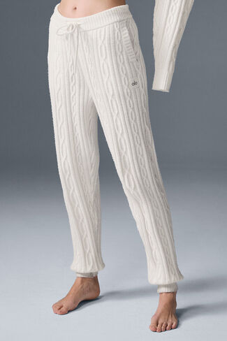 بنطال Alo Yoga Cable Knit Winter Bliss - عاجي in Kuwait