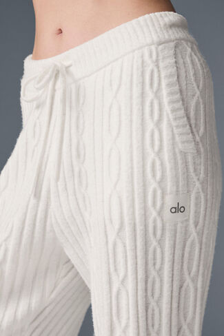 بنطال Alo Yoga Cable Knit Winter Bliss - عاجي in Kuwait