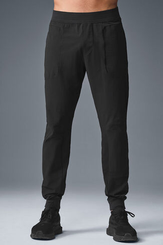 Alo Yoga Co-Op Pant (Long) - Black in Saudi Arabia