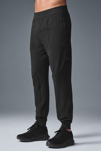 Alo Yoga Co-Op Pant (Long) - Black in Saudi Arabia
