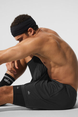 Alo Yoga Conquer React 2-In-1 Performance Short - Anthracite/Black in Saudi Arabia