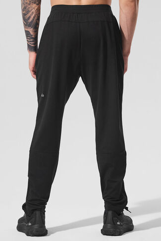 Alo Yoga Conquer React Performance Pant - Black in Saudi Arabia