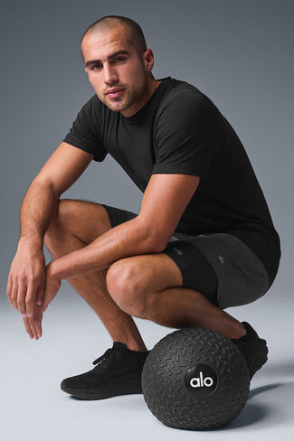 Alo Yoga Conquer Reform Crewneck Short Sleeve - Black in Saudi Arabia