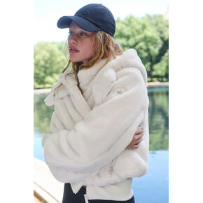 جاكيت ألو يوجا فرو صناعي فوكسي - عاجي in Kuwait