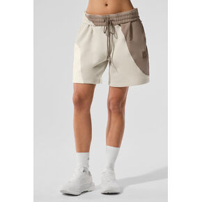 Alo Yoga 7" Make Waves Short - Ivory/Bone/Gravel in Kuwait