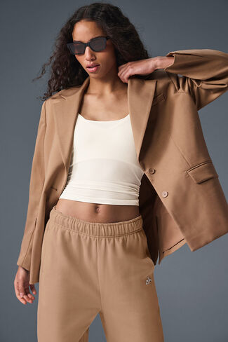 Alo Yoga First-Class Blazer - Toasted Almond in Saudi Arabia