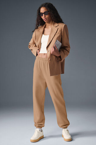 Alo Yoga First-Class Blazer - Toasted Almond in Saudi Arabia