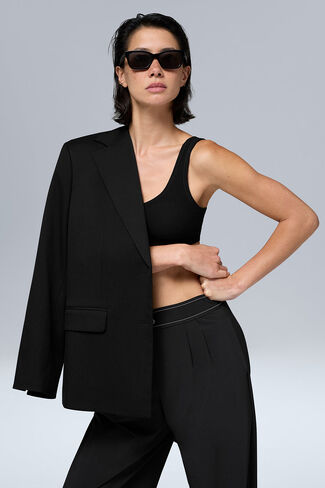 Alo Yoga First-Class Blazer - Black in Saudi Arabia