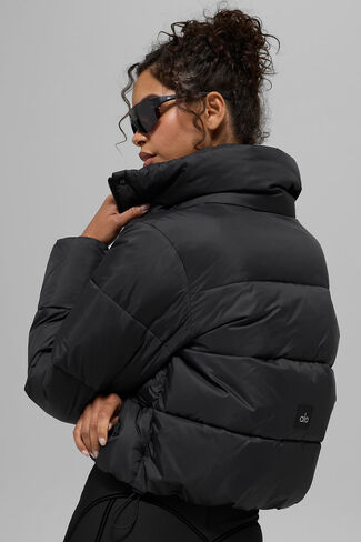 Alo Yoga Gold Rush Puffer - Black in Saudi Arabia