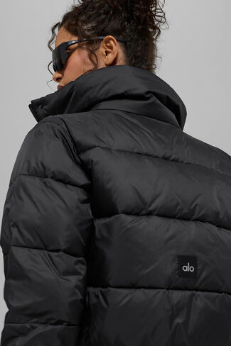 Alo Yoga Gold Rush Puffer - Black in Saudi Arabia