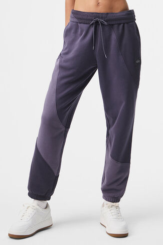 Alo Yoga Make Waves Sweatpant - Italian Plum Tonal in Saudi Arabia