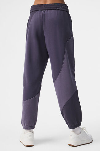 Alo Yoga Make Waves Sweatpant - Italian Plum Tonal in Saudi Arabia