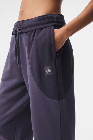 Alo Yoga Make Waves Sweatpant - Italian Plum Tonal in Saudi Arabia