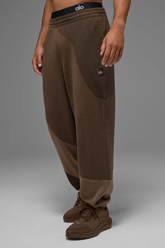 Alo Yoga Make Waves Sweatpant - Espresso Tonal in Saudi Arabia