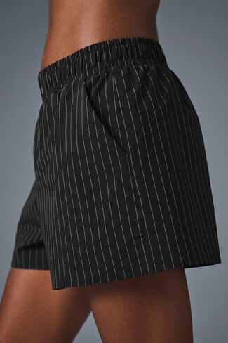 شورت بوكسر Alo Yoga Pinstripe Daylight - أسود/تيتانيوم in Kuwait