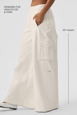 Alo Yoga Show Off Cargo Wide Leg Trouser (Long) - Ivory in Saudi Arabia