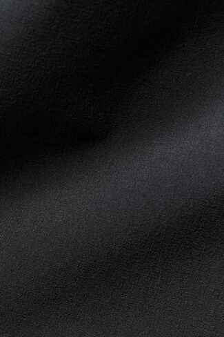Alo Yoga Stretch Woven Notable Jacket - Black in Saudi Arabia