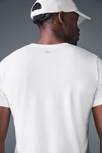 Alo Yoga Triumph Tee - White in Saudi Arabia