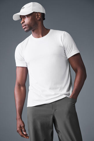 Alo Yoga Triumph Tee - White in Saudi Arabia