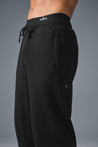 Alo Yoga Triumph Restore Sweatpant - Black in Saudi Arabia