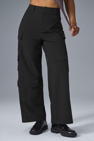 Alo Yoga Workwear Cargo Pant - Black in Kuwait
