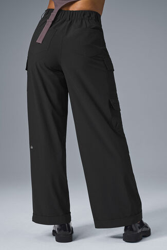 Alo Yoga Workwear Cargo Pant - Black in Kuwait