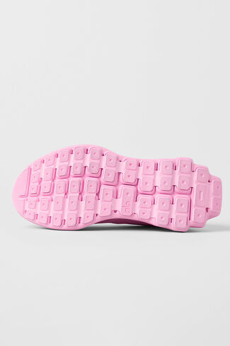 Alo Yoga ALO Runner - Sweet Pink in Saudi Arabia