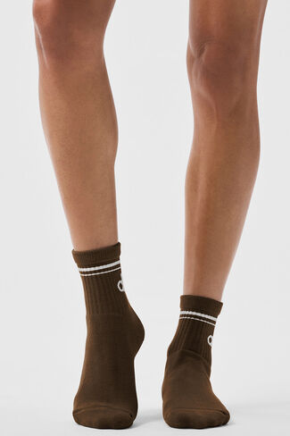 Alo Yoga Unisex Half-Crew Throwback Sock - Espresso/White in Saudi Arabia