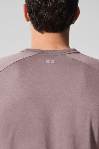 Alo Yoga Triumph Raglan Tee - Mushroom in Saudi Arabia