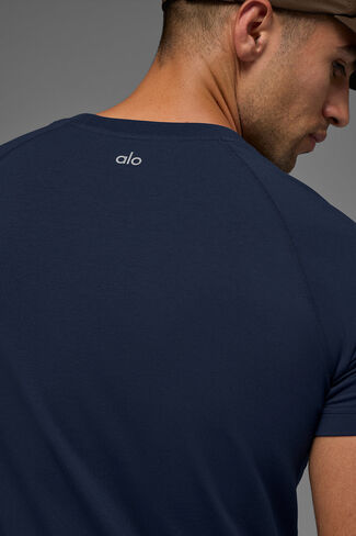 Alo Yoga ALO Vapor Crewneck كم قصير - كحلي in Saudi Arabia