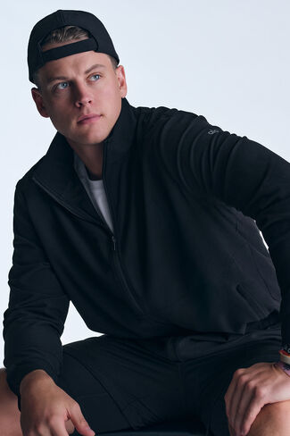 الو يوجا كونكر ماكس سحاب كامل للرقبة - أسود in Kuwait