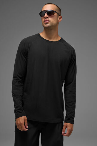 Alo Yoga ALO Vapor Crewneck Long Sleeve - Black in Saudi Arabia