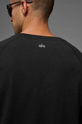 Alo Yoga ALO Vapor Crewneck Long Sleeve - Black in Saudi Arabia