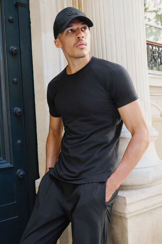Alo Yoga ALO Vapor Crewneck Short Sleeve - Black in Saudi Arabia