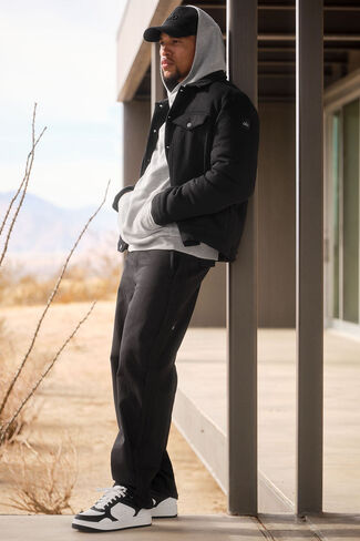 Alo Yoga Ease Trucker Jacket - Black in Saudi Arabia