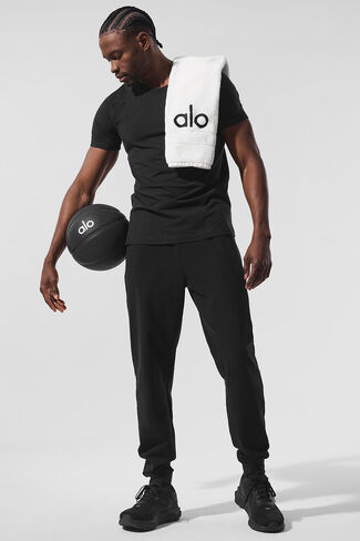 Alo Yoga Conquer Max Performance Jogger - Black in Saudi Arabia